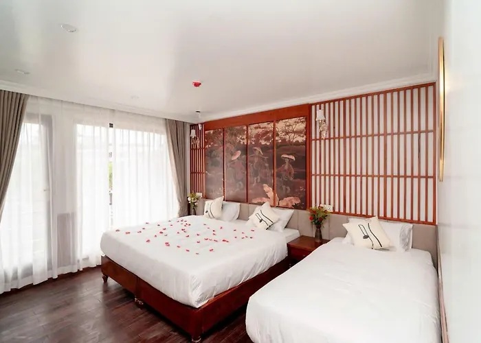 Daiichi Luxury Cruise Botel 5*